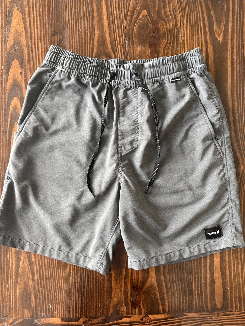 Hurley Men's Small Gray Phantom Flow Volley Walkshort 18” Shorts 7” Inseam